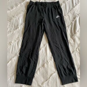 Nike loose leg jogger sweatpants